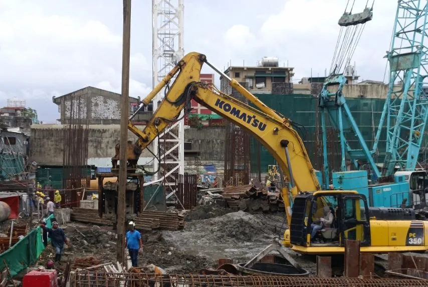 Tower crane area and excavator at Anissa Heights