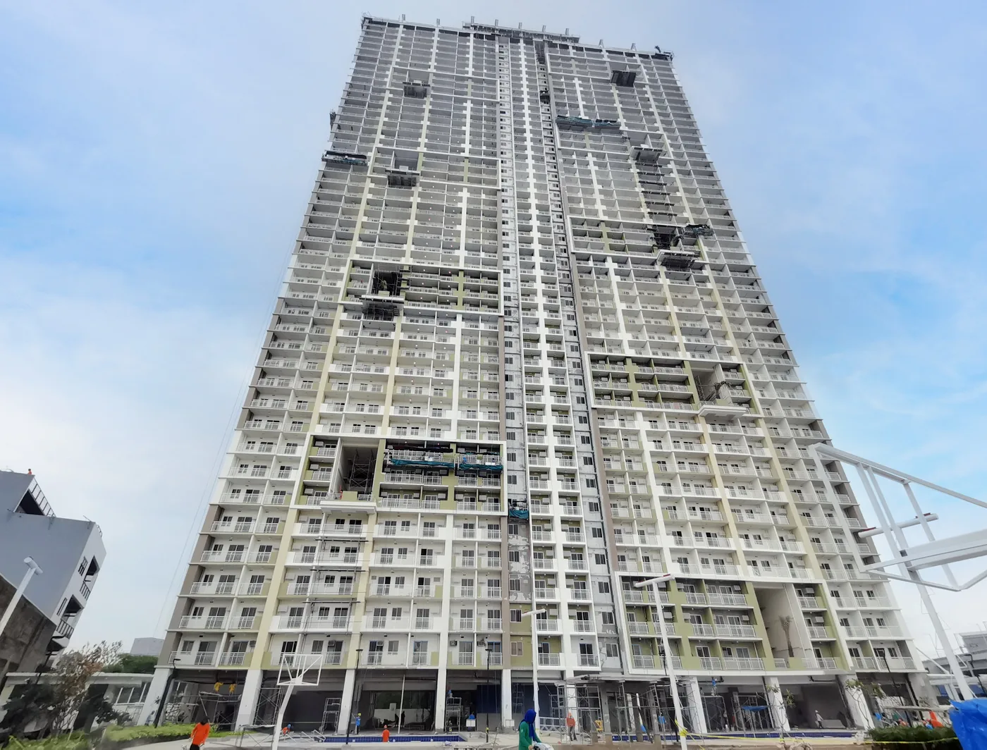 The completed Celandine tower photographed from street level at turnover in 2021