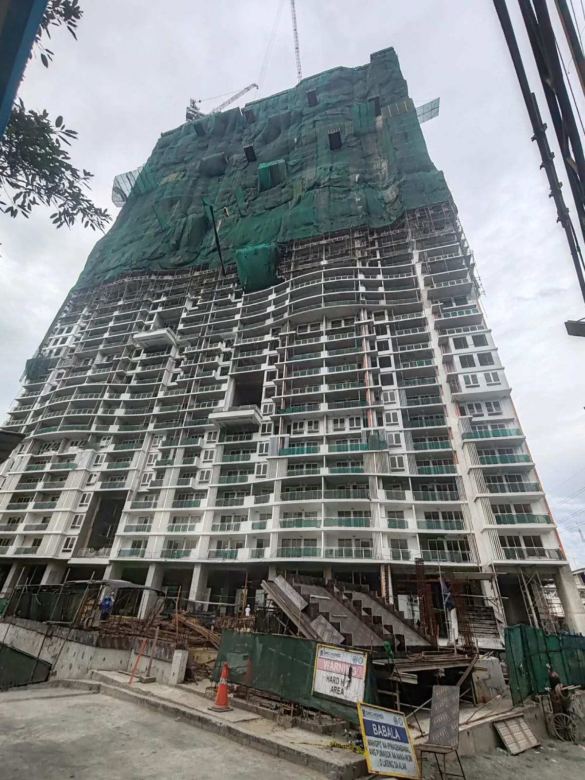 The Erin Heights front wing exterior, balconies and cladding underway