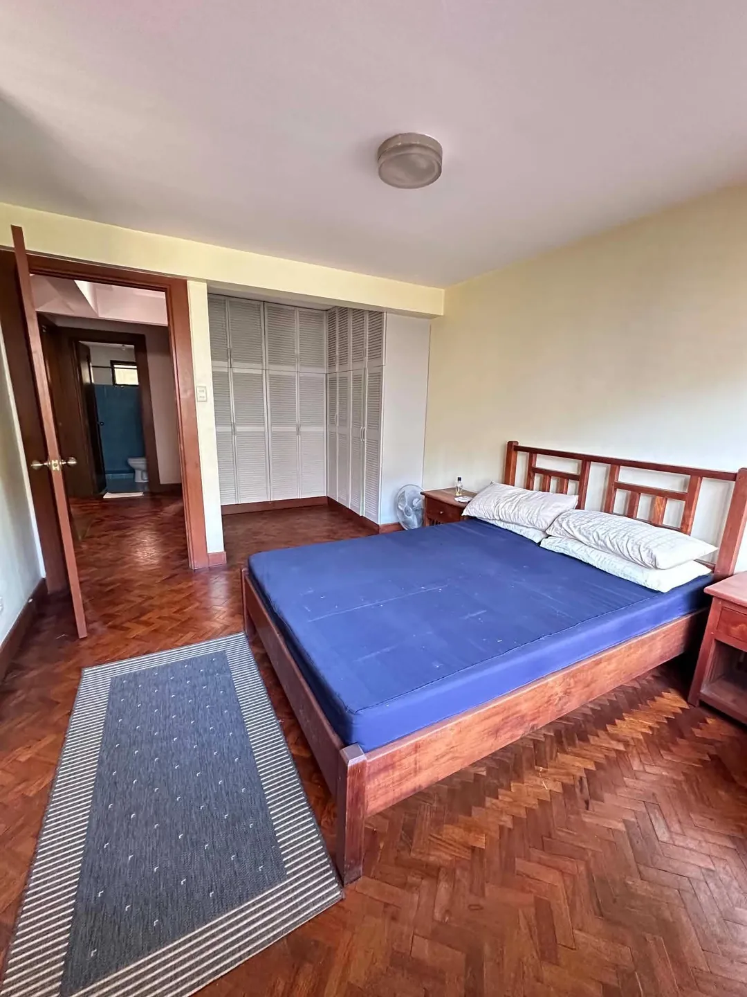 Furnished bedroom with bed and built-in wardrobe, Mahogany Place 3 house for rent