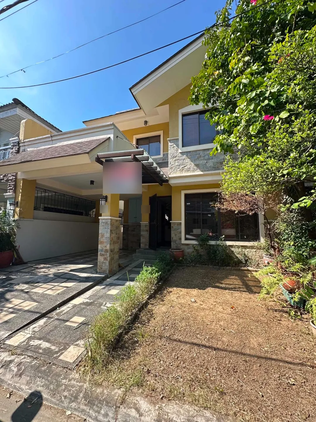 Mahogany Place 3 duplex house for rent, exterior with covered carport, Acacia Estates Taguig